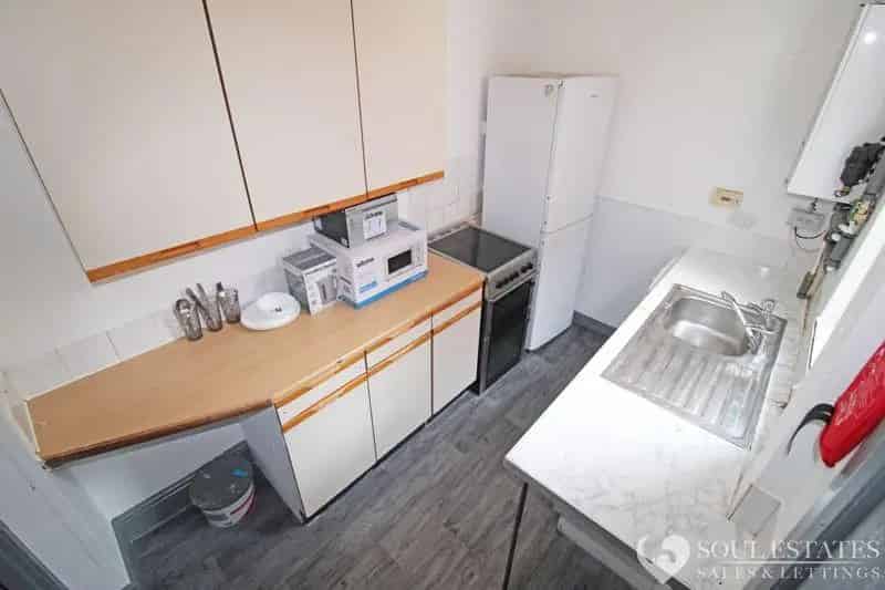 2 3 Bed House for Sale - Family Home - Great Investment
