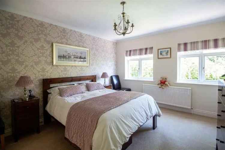 4 Bed House for Sale Semi Rural Location Near A23M