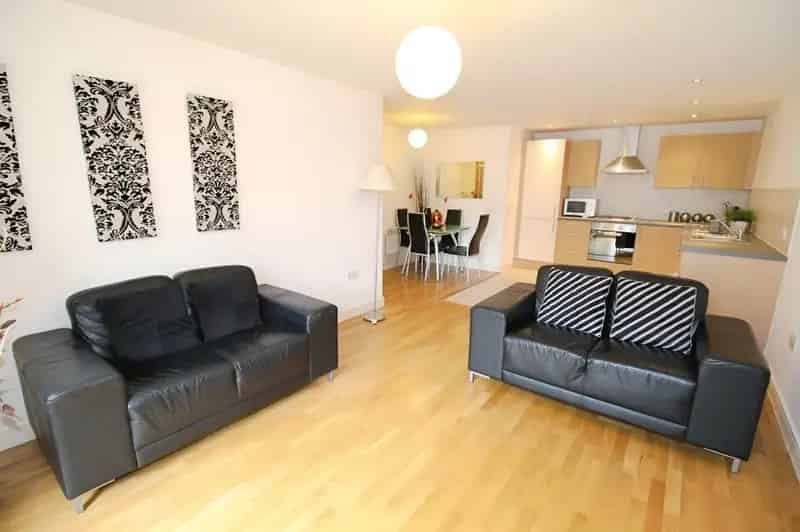 2 Bed 2 Bath Furnished Apartment Manchester City Centre Parking
