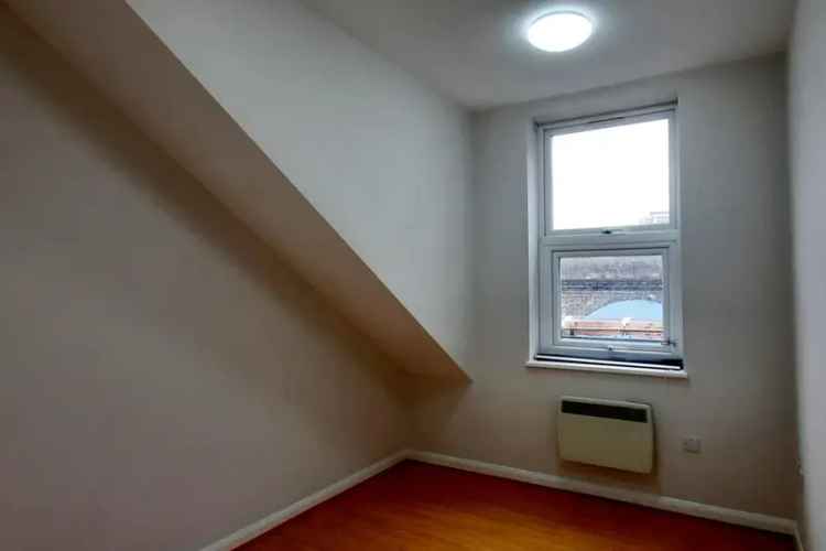 Recently Refurbished Two Double Bedroom Apartment Near Shepherds Bush