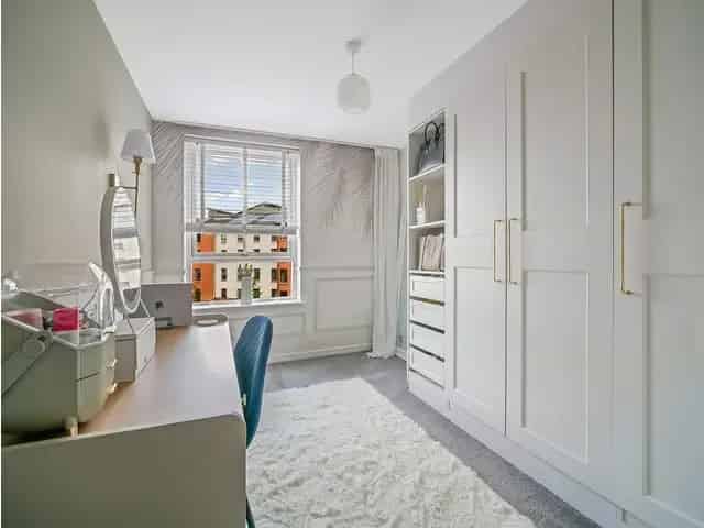 2 Bedroom Flat for Sale Near City Centre