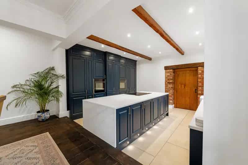 7 Bedroom Character Home Hillmorton Rugby