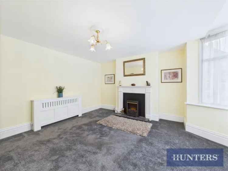 3 Bedroom Commercial Property For Sale 973 SQ FT