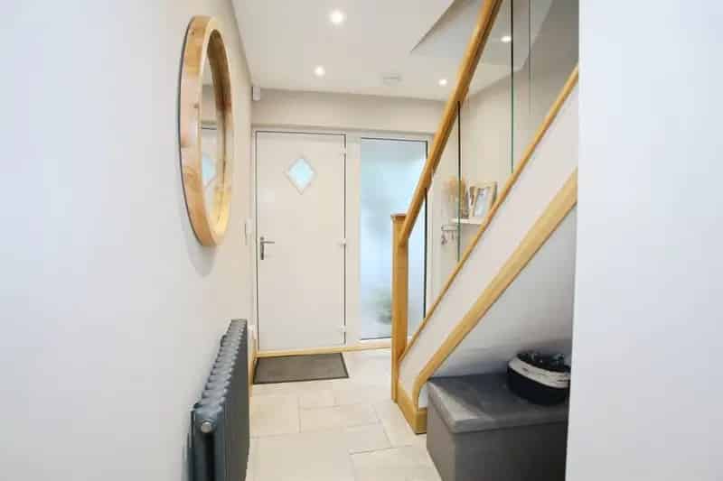 3 Bedroom End Terrace House with Log Burner and Garden