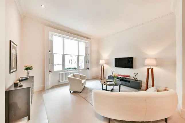 Flat for sale in Queen's Gate, London SW7