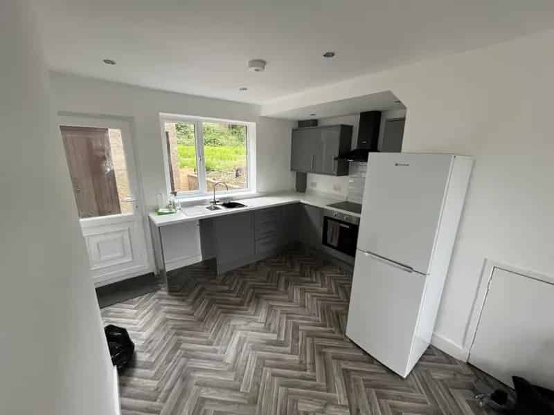3 Bedroom Semi Detached House Pontypool