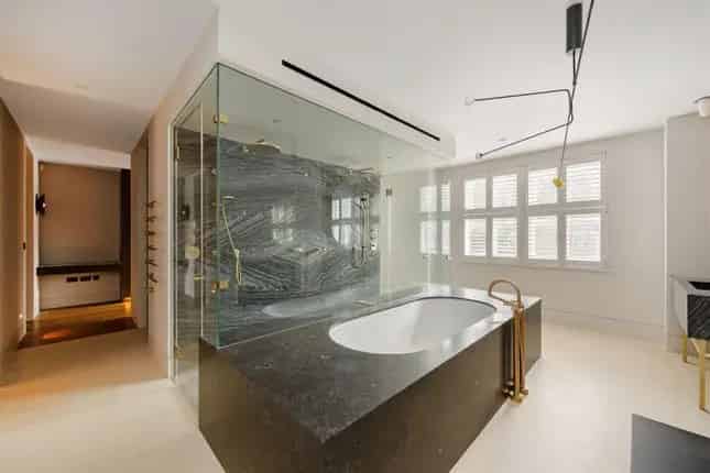 5 Bedroom House for Sale in Primrose Hill NW3