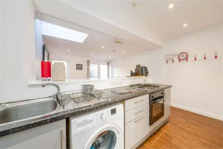 3 Bed House - Terraced with 2 Reception Rooms