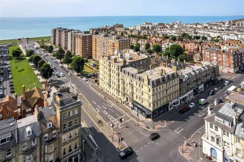 2 Bedroom Apartment for Sale in Hove Grand Avenue