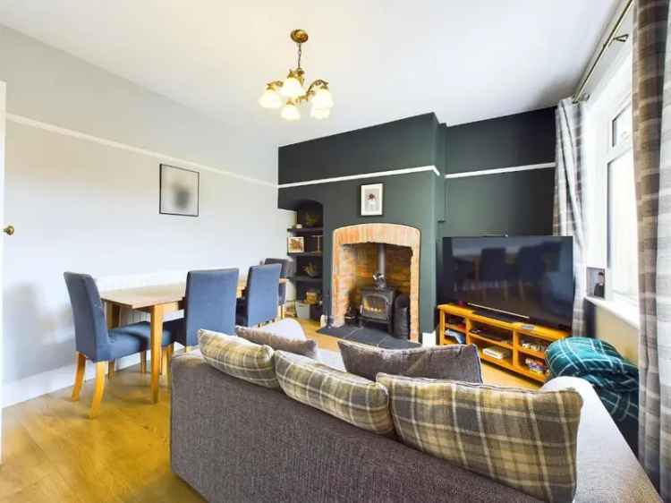 3 Bedroom Semi Detached House for Sale Thackley