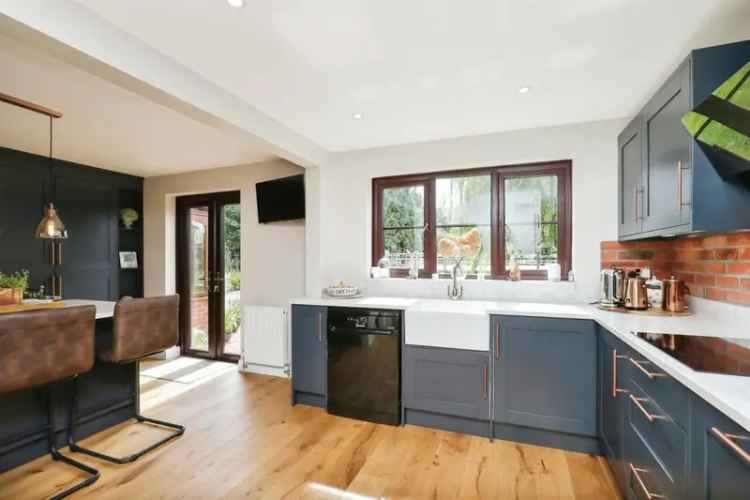3 Bed Detached House with Equestrian Facilities
