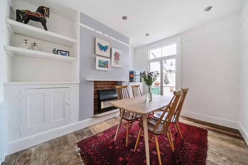 2 Bedroom End of Terrace House for Rent