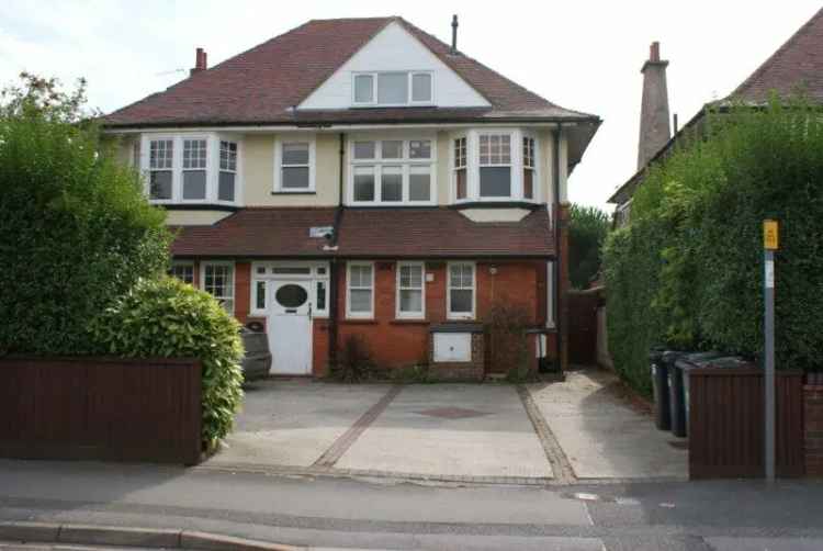 3 Bedroom Flat Near University - Student Property