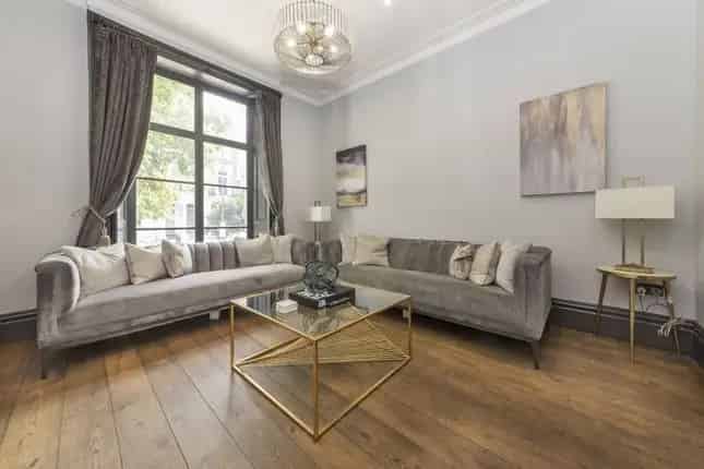 3 Bedroom House for Sale in Chelsea SW10