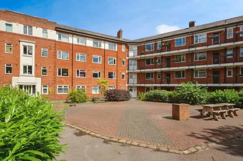2 Bedroom Flat for Sale Salford Greater Manchester M5