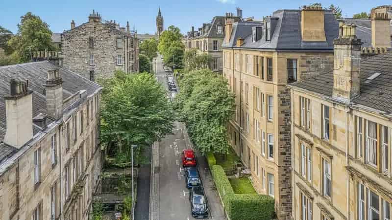 3 Bedroom Flat for Sale in Glasgow