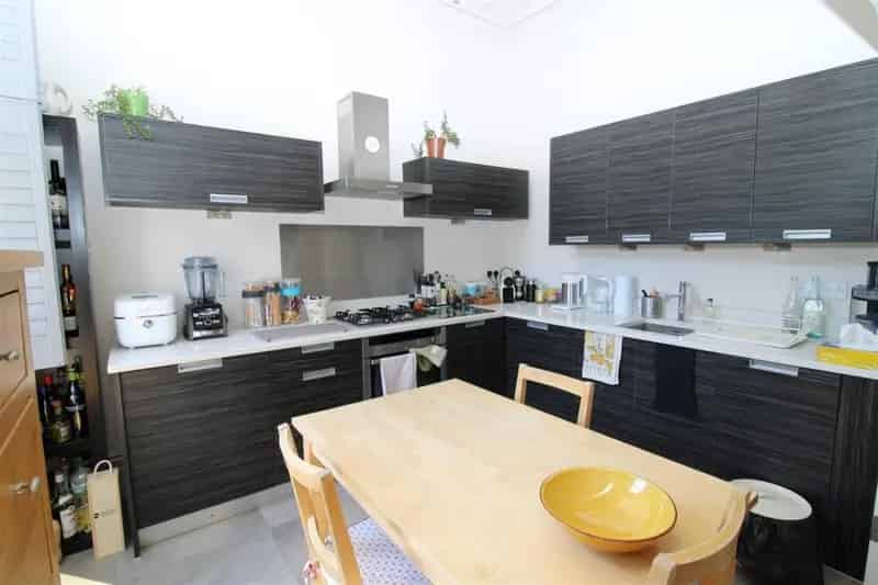 Large One Bedroom Apartment Near Hove Station