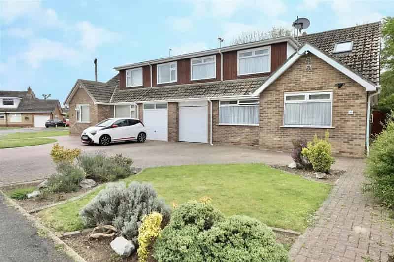 4 Bedroom Semi-Detached House for Sale