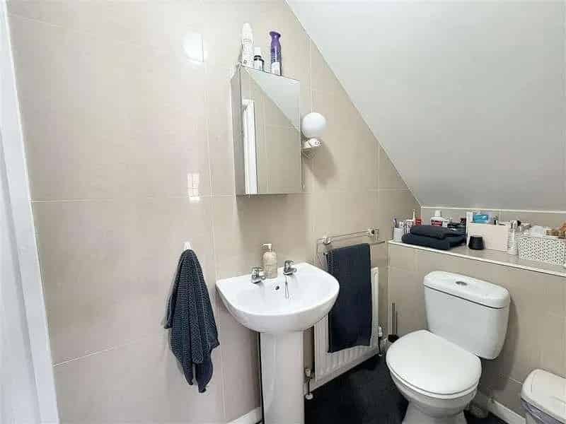 5 Bed Semi-Detached House For Sale