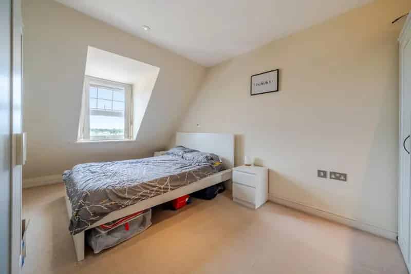 Flat For Sale , London, England