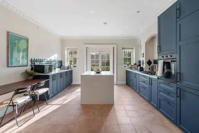 4 Bedroom Semi-Detached Villa in Clifton Villas Little Venice