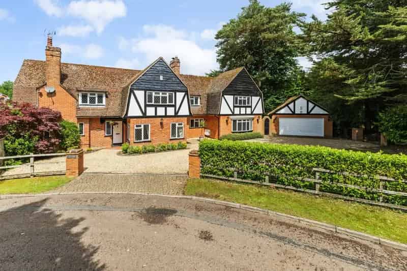 5 Bedroom Detached House for Sale Farnham Common