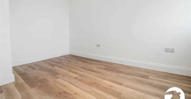 1 Bedroom Apartment Gravesend Trinity Point Modern Amenities Commuters Dream