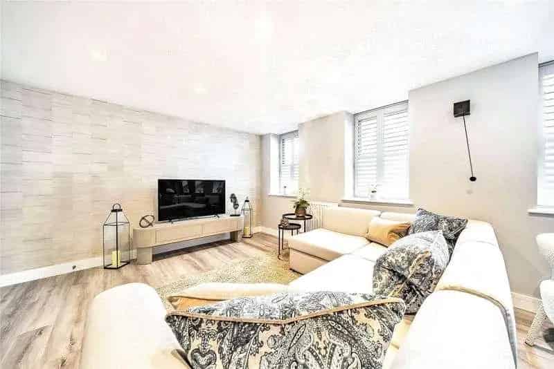 2 Bed Flat for Sale in Cheltenham