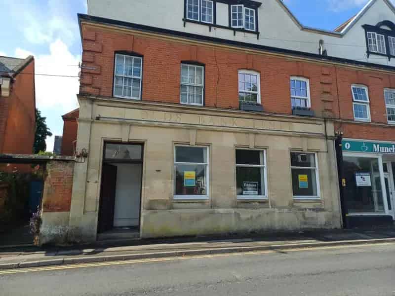 Retail Office Space Ludgershall High Street