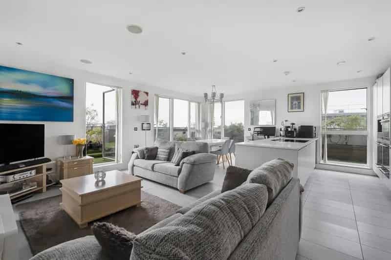 2 Bedroom Apartment for Sale in Cambridge