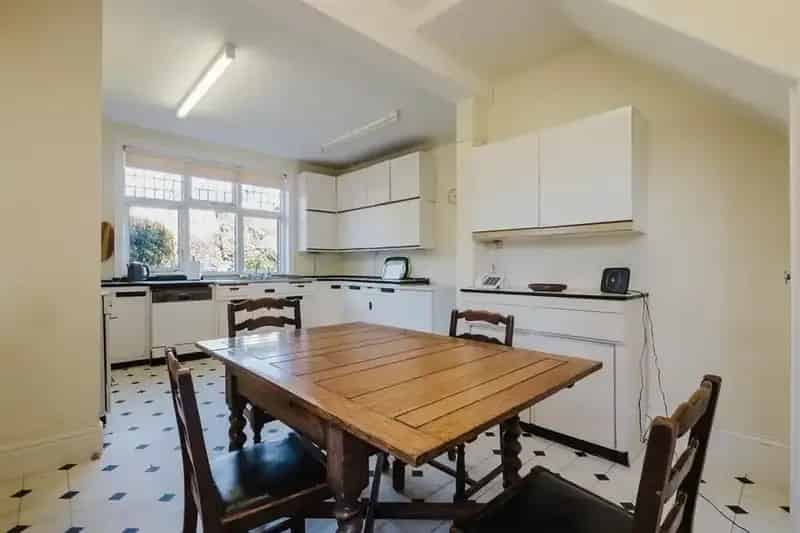 5 Bedroom Detached House For Sale Hale Village