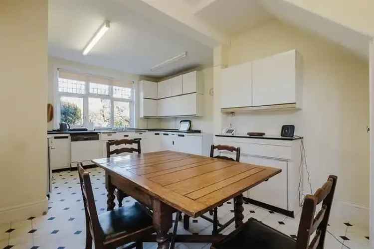 5 Bedroom Detached House For Sale Hale Village