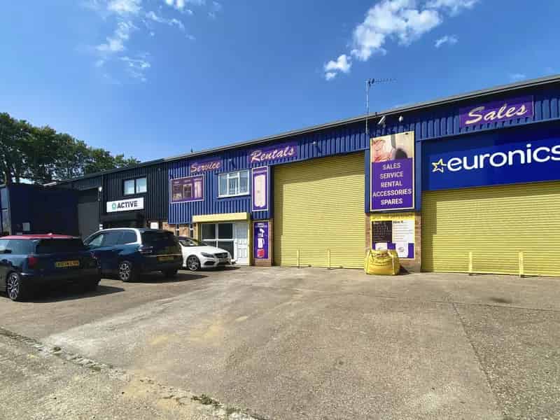 Dunstable Town Centre Industrial Unit For Sale