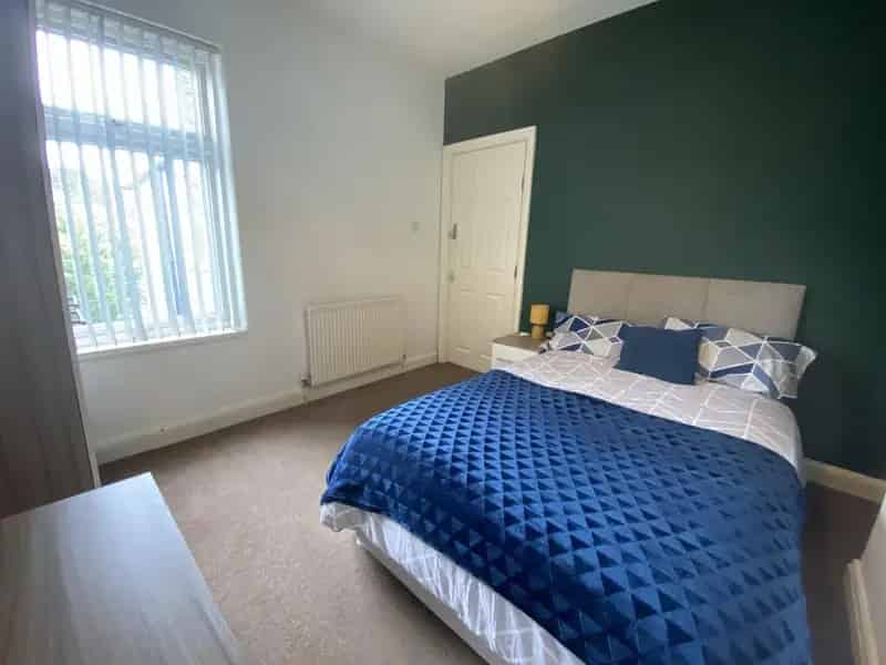 1 bedroom in a house share to rent