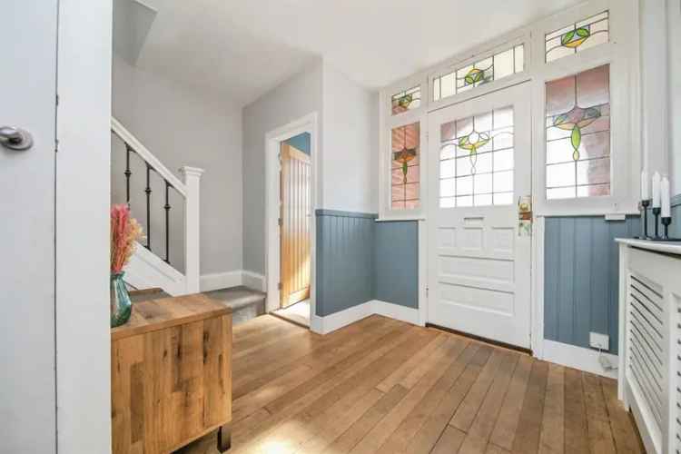 Four Bedroom Detached House Near Ipswich Schools
