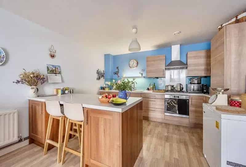 2 bed flat for sale