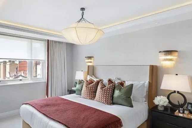 Luxury Two-Bedroom Penthouse Apartment Kensington W8