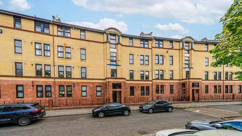 1 Bedroom Flat for Sale in Shawlands