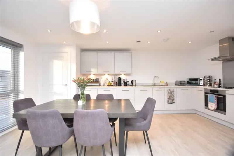 Flat For Sale , Leeds, England