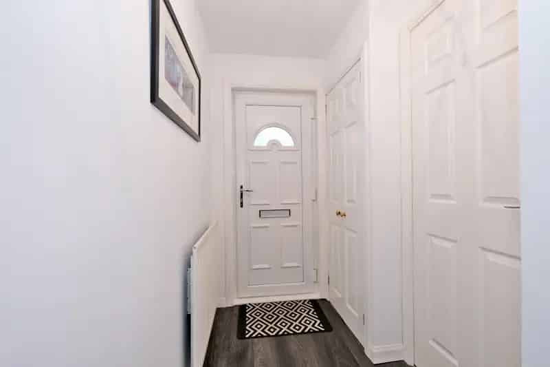 3 Bed Semi Detached Home  Extensively Renovated South Facing Garden