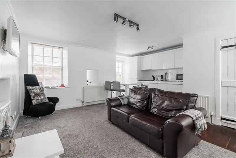 1 Bed Flat Edinburgh City Centre - Private Garden & Parking