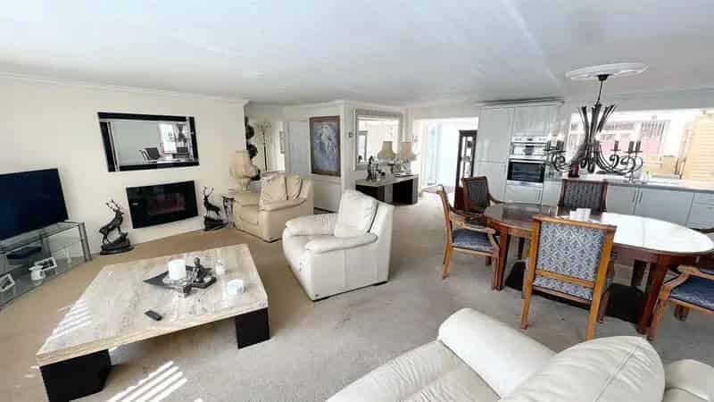 1 Bedroom Detached Bungalow for Sale