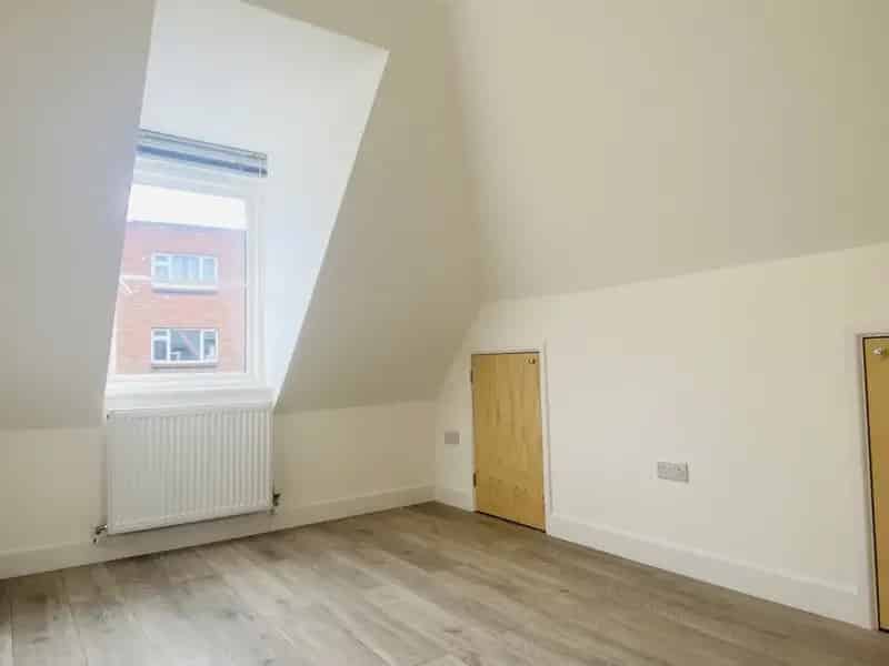 1 Bedroom Flat To Rent Available 09082025