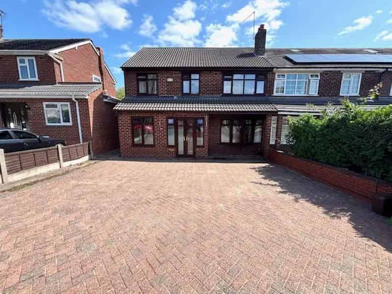 4 Bedroom Semi-Detached House for Sale Great Barr