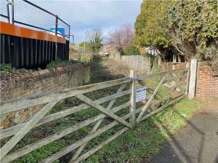 0.09 Acre Plot of Land for Sale in Central Sleaford