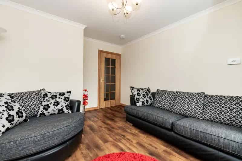 Two-Bedroom Apartment in Dyce - Modern and Well-Appointed
