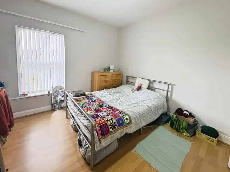 2 Bedroom Mid Terrace House Liverpool L7