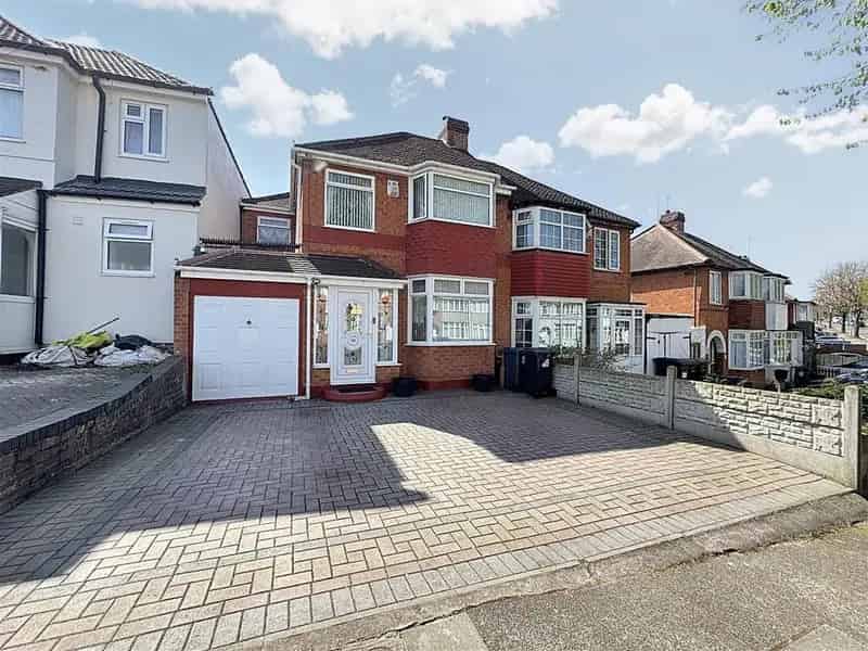4 Bedroom Semi-Detached House for Sale