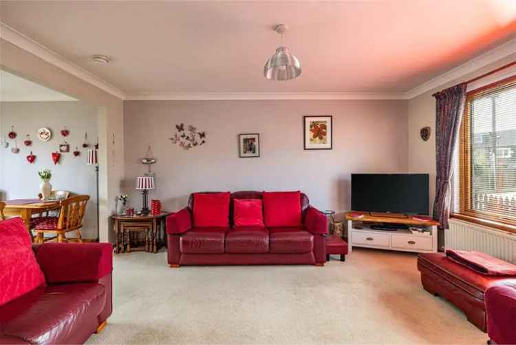 3 Bed Terraced House Near Town Centre