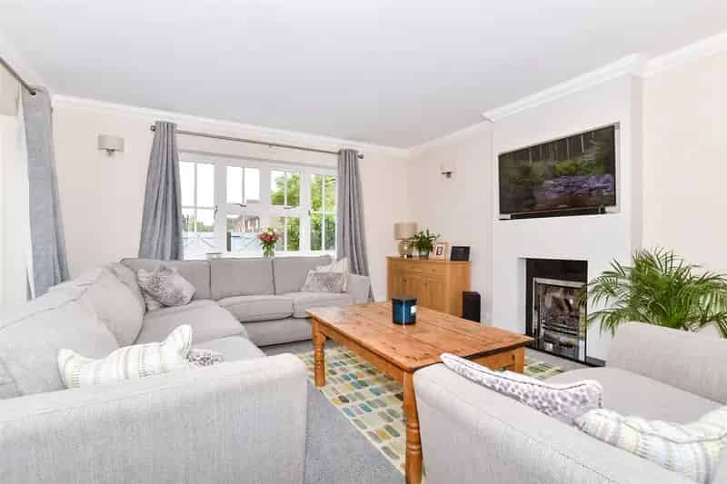 5 Bedroom Semi-Detached House For Sale